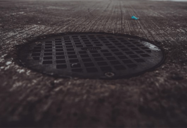 How to install the manhole cover？